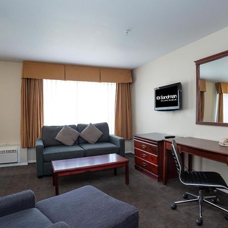 Sandman Hotel & Suites וויליאמס לייק מראה חיצוני תמונה
