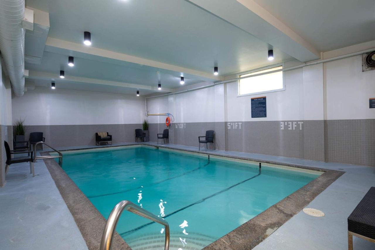 Sandman Hotel & Suites וויליאמס לייק מראה חיצוני תמונה