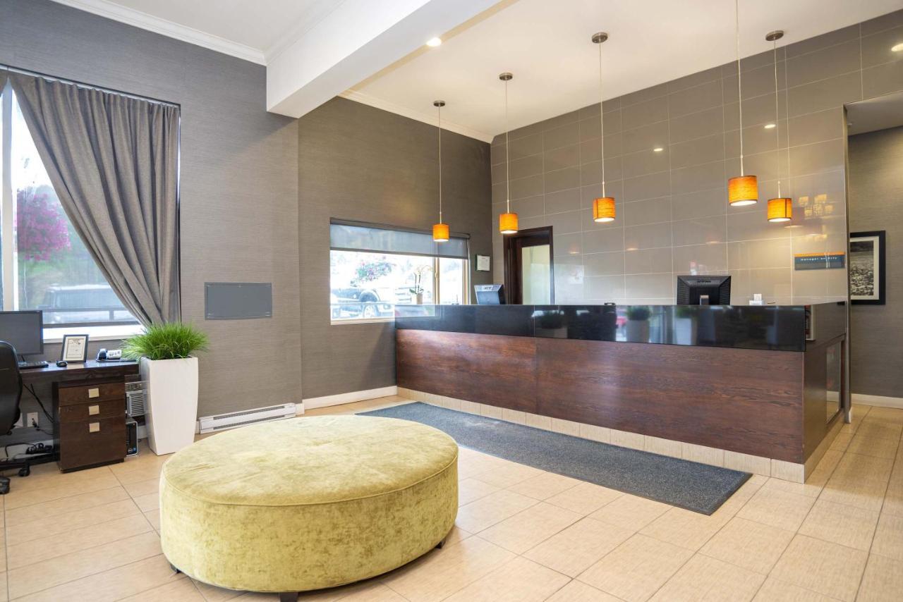 Sandman Hotel & Suites וויליאמס לייק מראה חיצוני תמונה