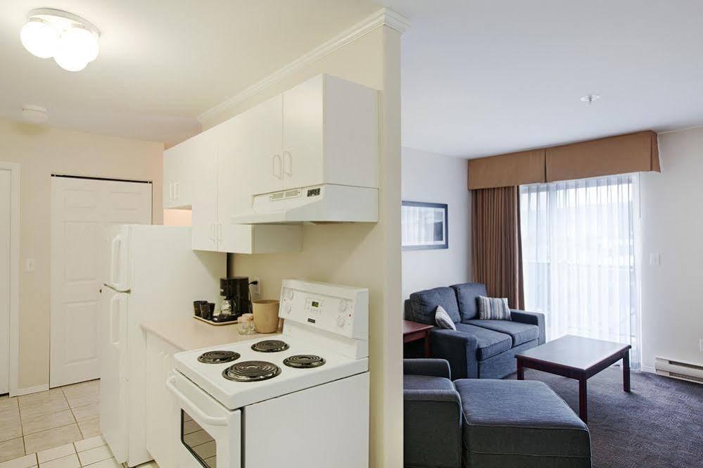 Sandman Hotel & Suites וויליאמס לייק מראה חיצוני תמונה