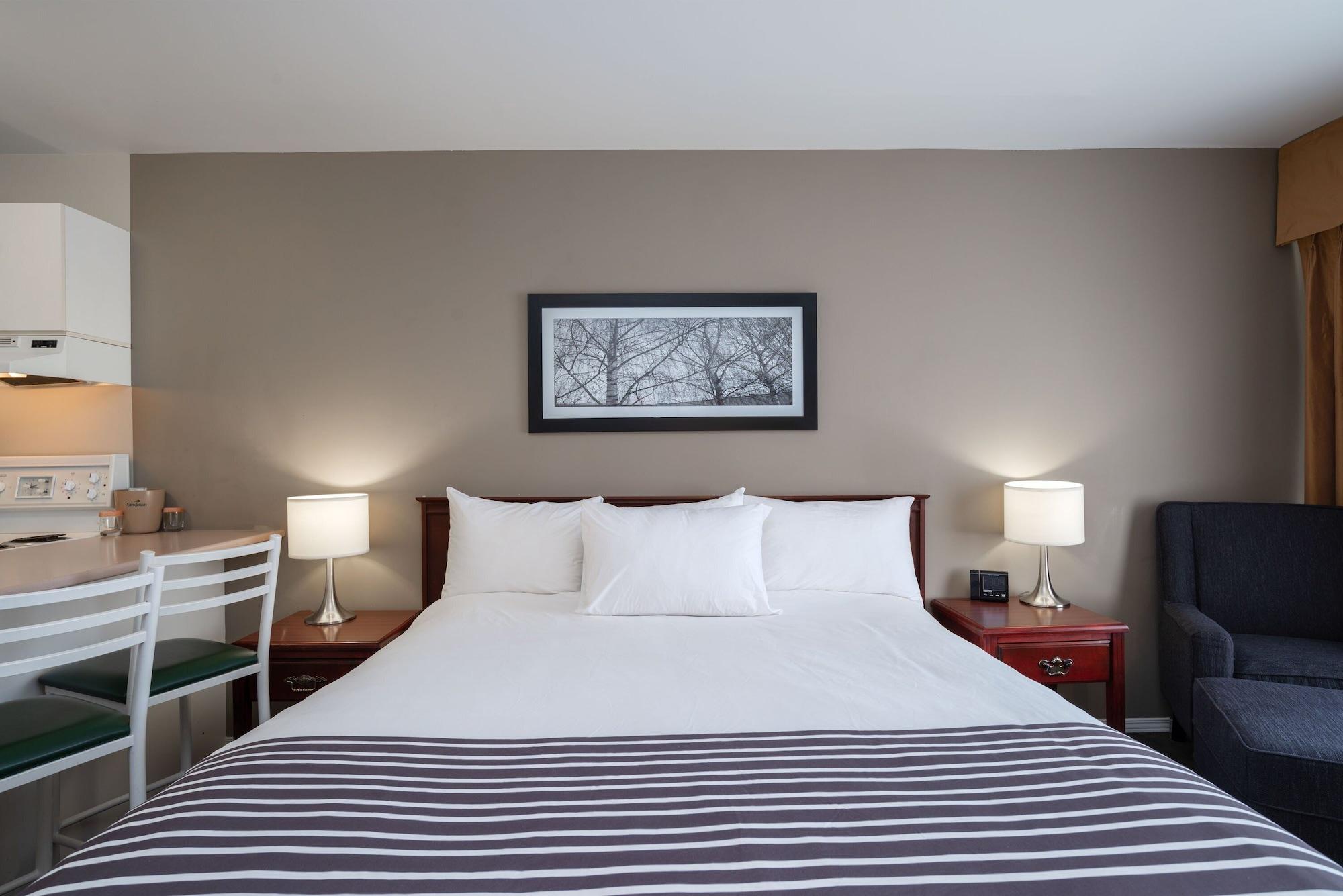 Sandman Hotel & Suites וויליאמס לייק מראה חיצוני תמונה