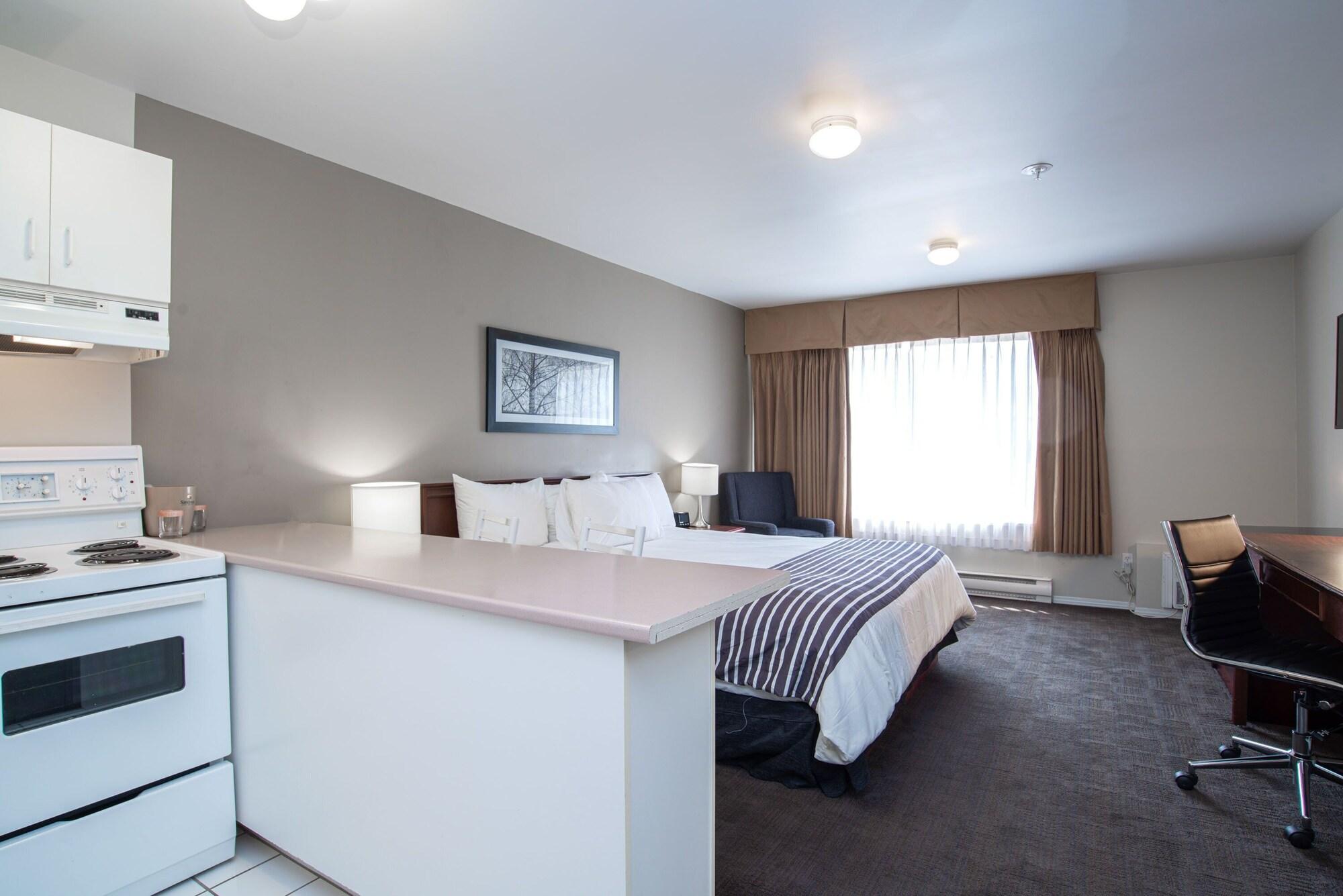 Sandman Hotel & Suites וויליאמס לייק מראה חיצוני תמונה