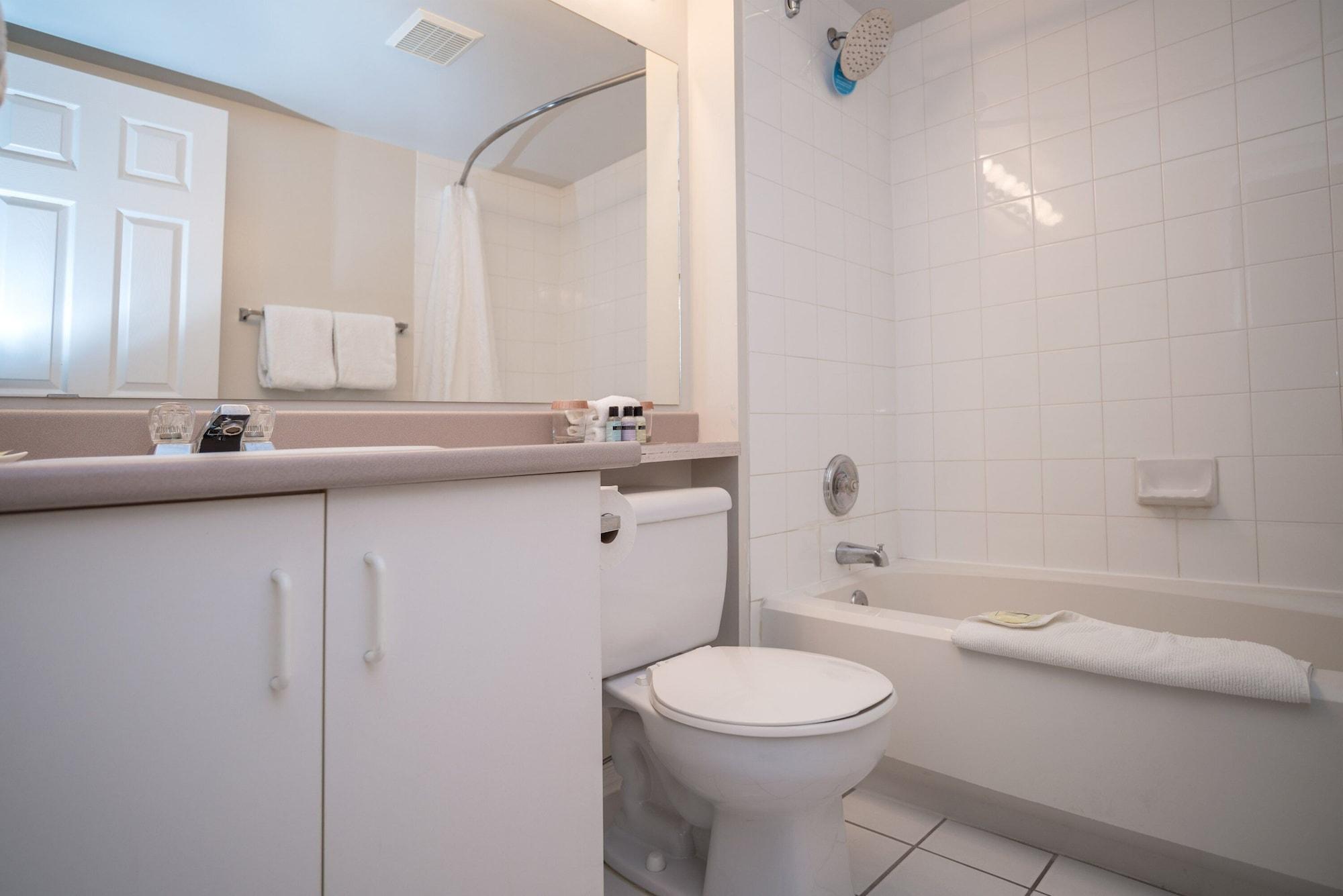 Sandman Hotel & Suites וויליאמס לייק מראה חיצוני תמונה