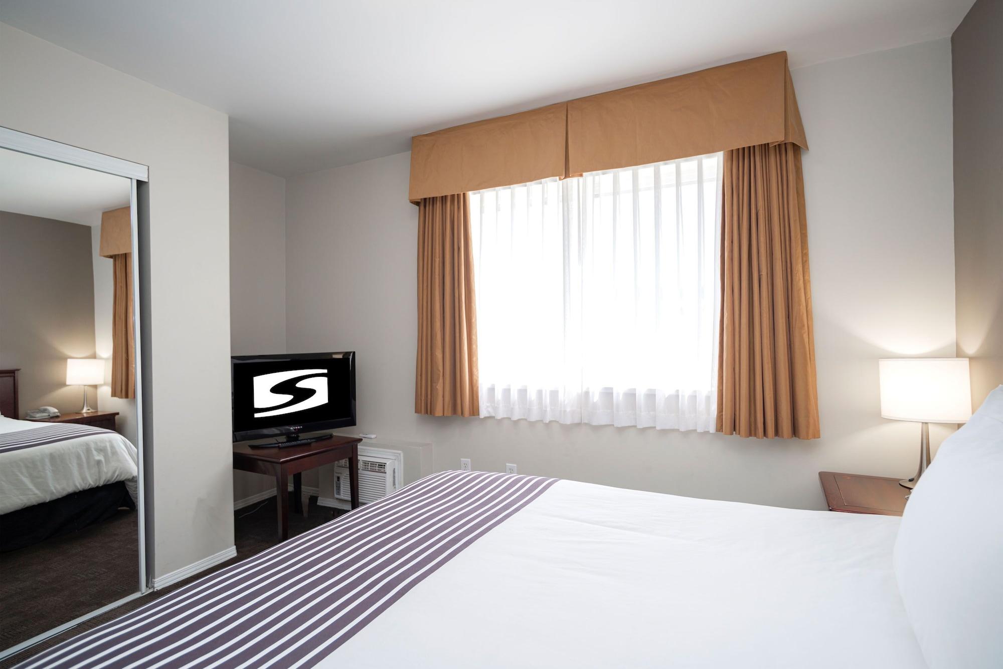 Sandman Hotel & Suites וויליאמס לייק מראה חיצוני תמונה