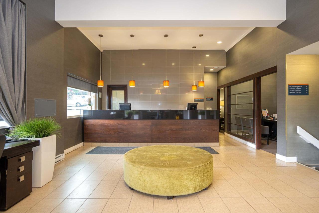Sandman Hotel & Suites וויליאמס לייק מראה חיצוני תמונה