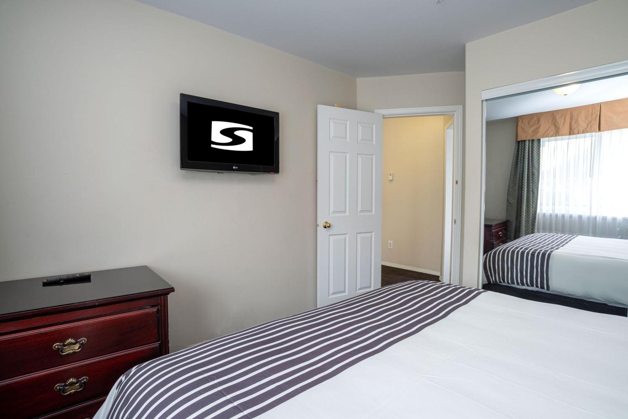 Sandman Hotel & Suites וויליאמס לייק מראה חיצוני תמונה
